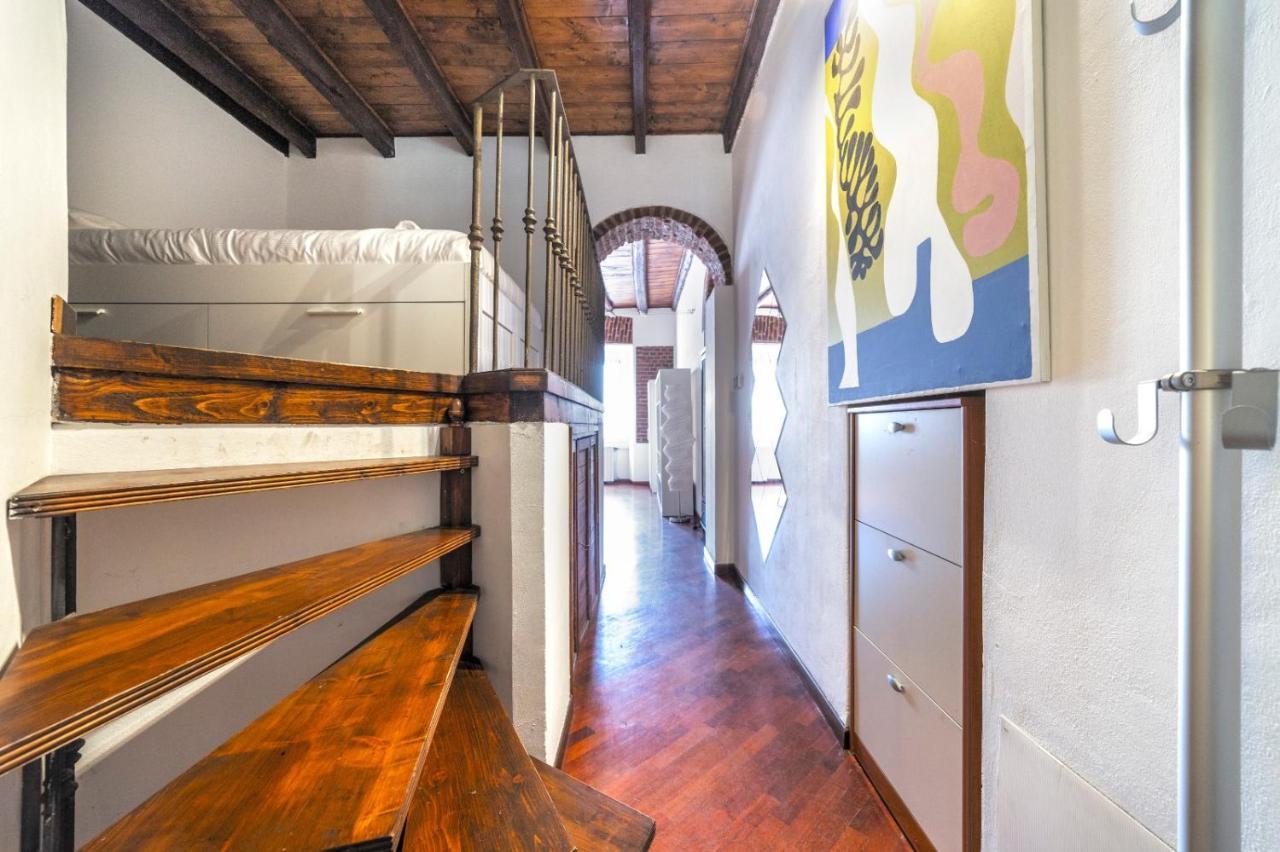 Porta Romana & Bocconi Cosy Apartment Milan Bagian luar foto
