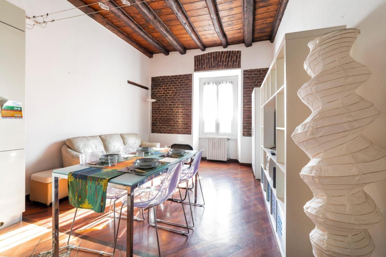 Porta Romana & Bocconi Cosy Apartment Milan Bagian luar foto