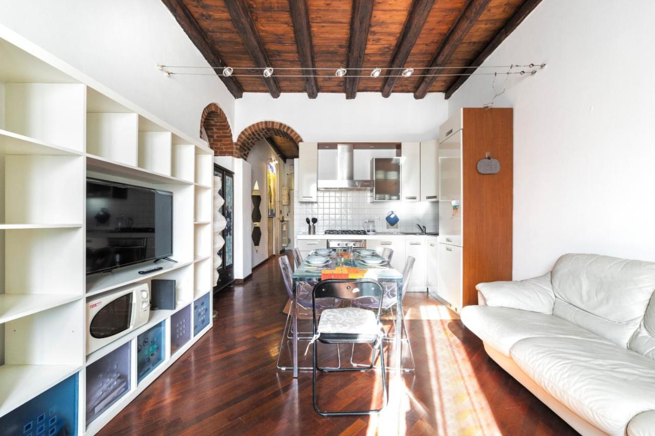 Porta Romana & Bocconi Cosy Apartment Milan Bagian luar foto